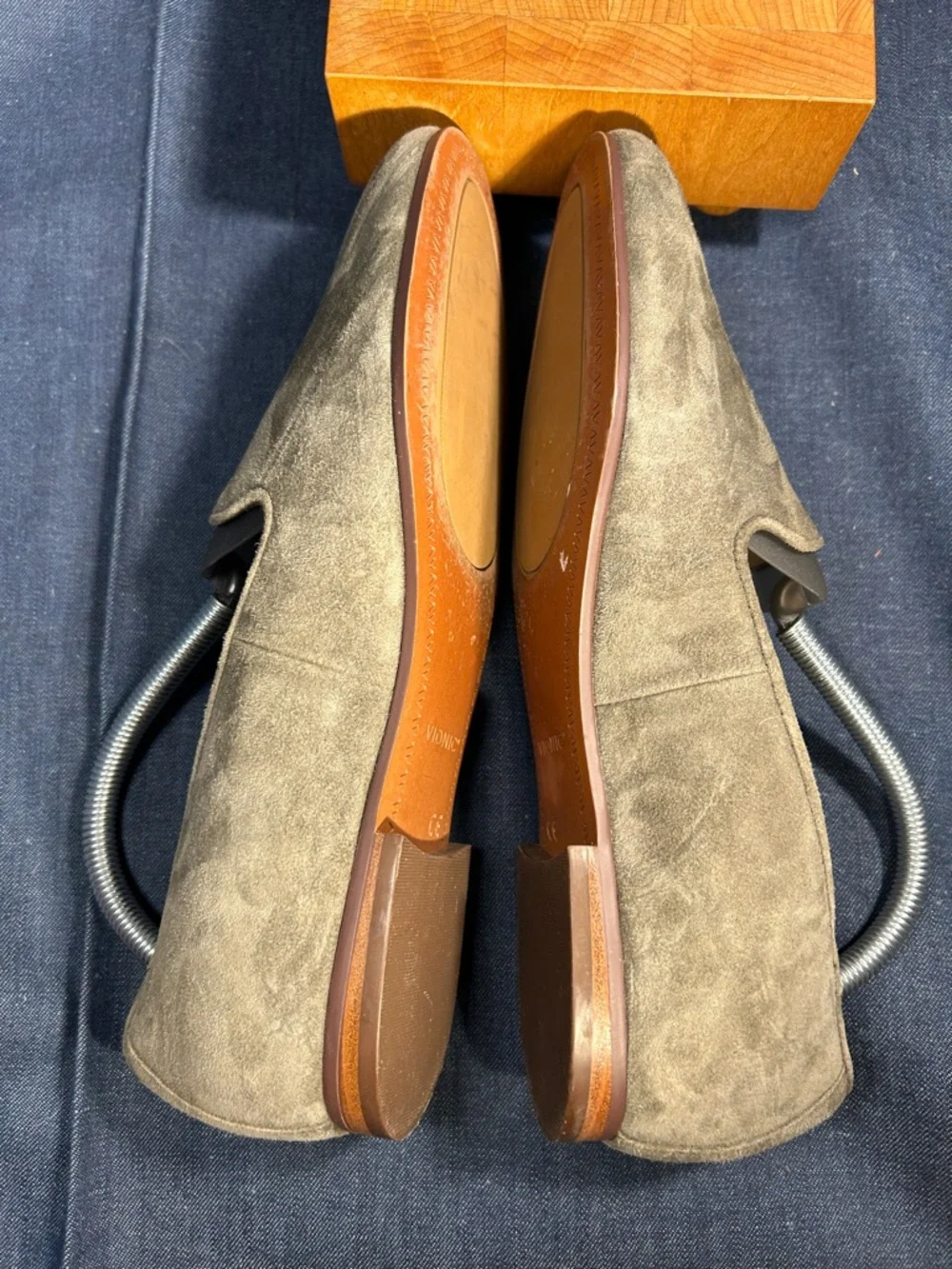 Vionic leather loafers almost NEW